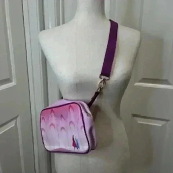 NEW‎ Disney Frozen Elsa And Anna Hip Pack Purse NWOT - Picture 5 of 11